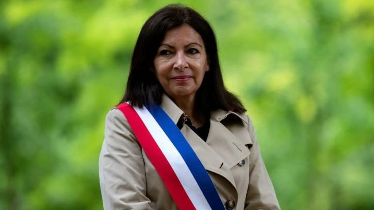 Paris Belediye Başkanı Anne Hidalgo, cumhurbaşkanlığı seçimleri için adaylığını açıkladı