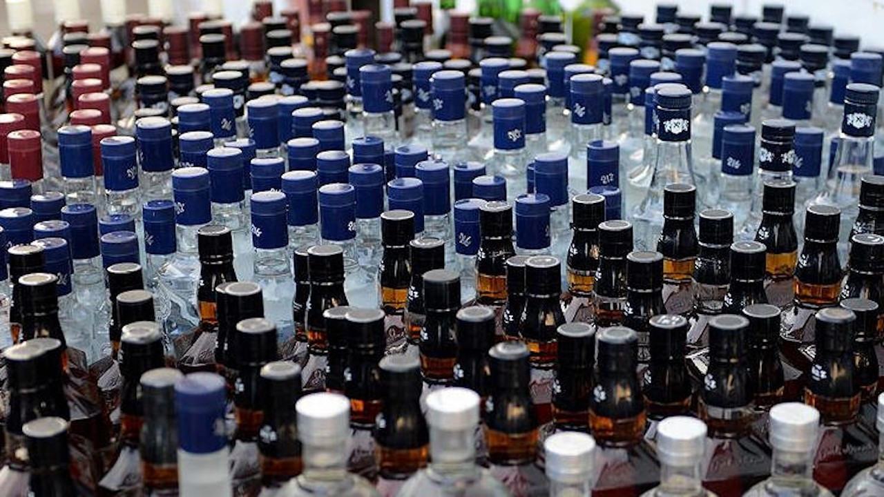 Tekirdağ'da kaçak alkol: 165 şişe ele geçirildi