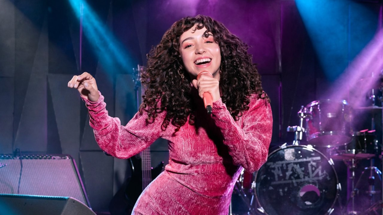 Şarkıcı Zeynep Bastık Katar'da sahneye çıktı