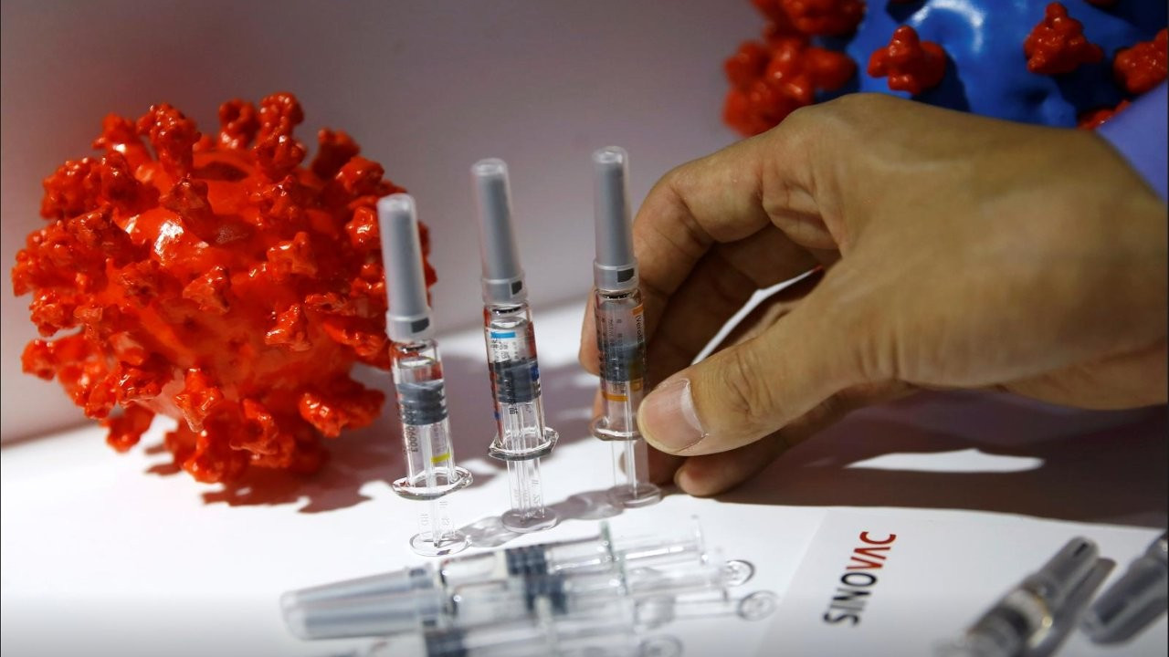 Çinli uzman: Aşının koruma oranı yüzde 90'a ulaşsaydı açıklama ertelenmezdi