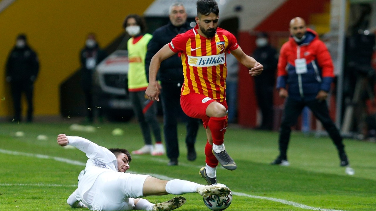 7 sarı 1 kırmızı kartlı mücadeleyi Konyaspor kazandı: 2-1