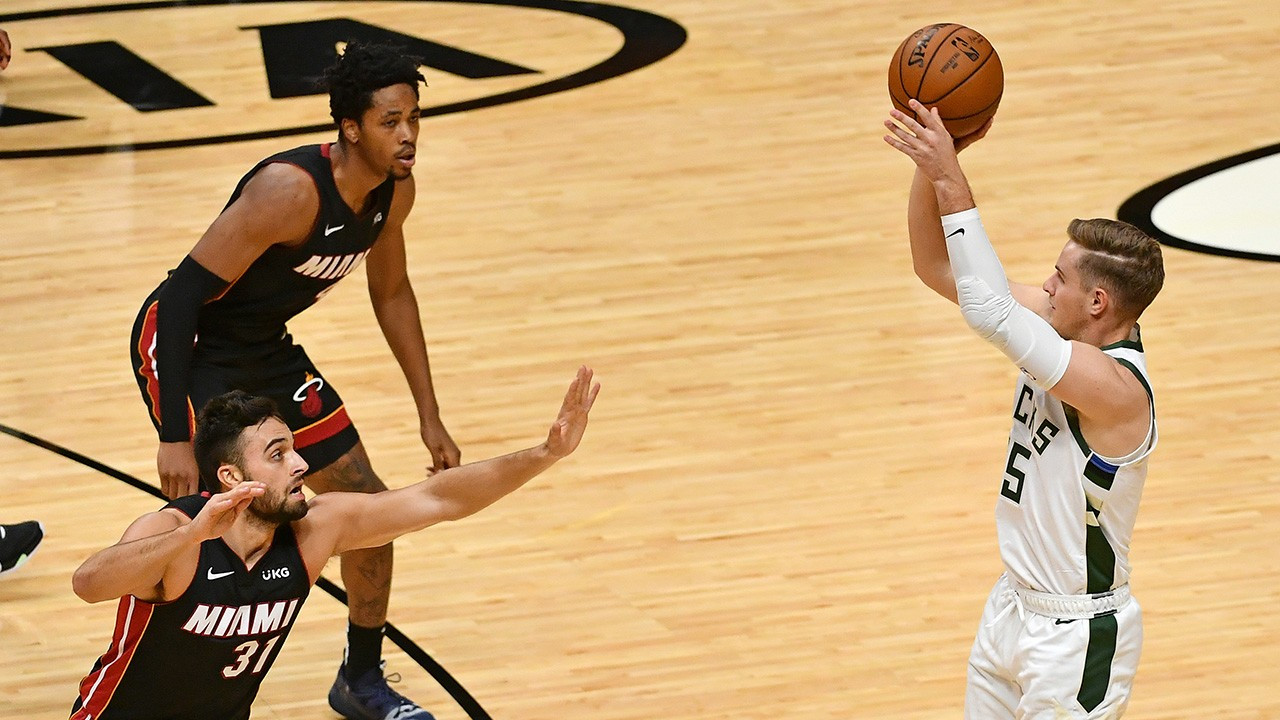 NBA'de bir maçta atılan 3'lük sayı rekoru kırıldı