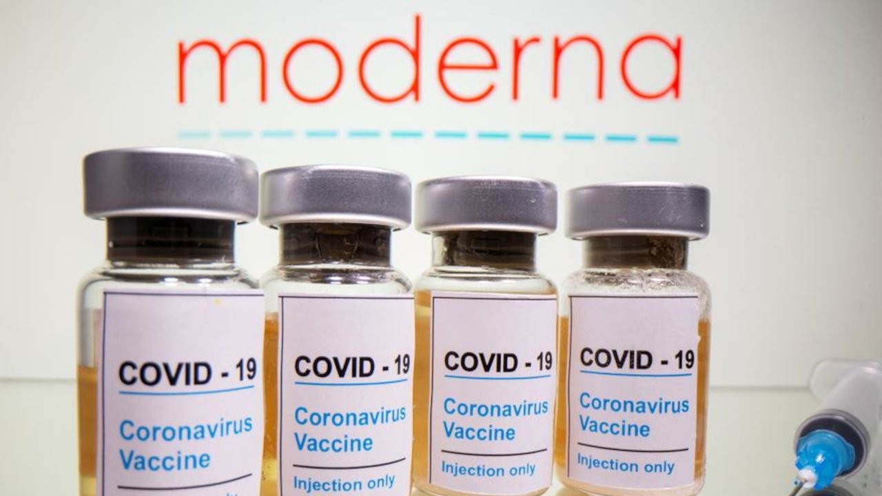 ABD Moderna'nın 12-17 yaş aşısının kullanımını erteledi
