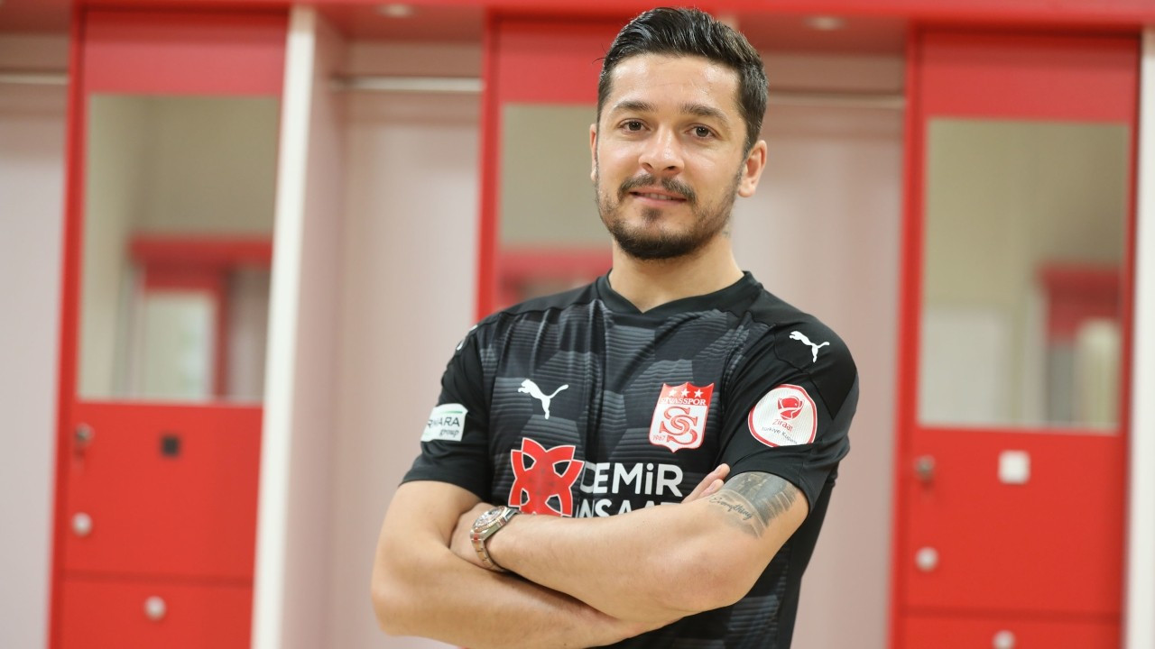 Sivasspor, Ahmet Oğuz'u transfer etti