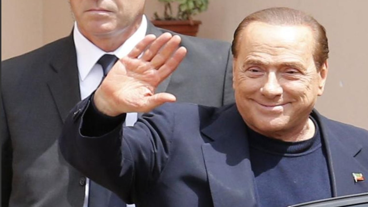 Berlusconi 'Bunga Bunga' davasında beraat etti