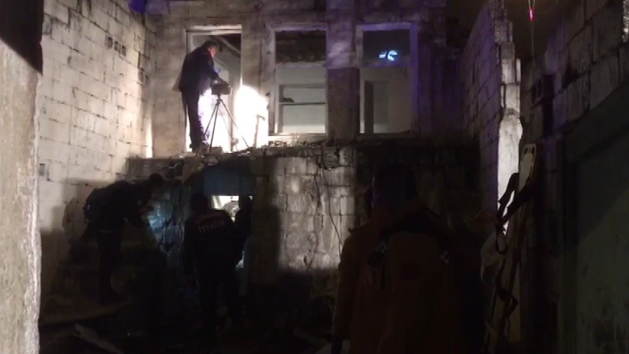 Gaziantep'te 2 katlı metruk bina çöktü: Bir kadın vefat etti
