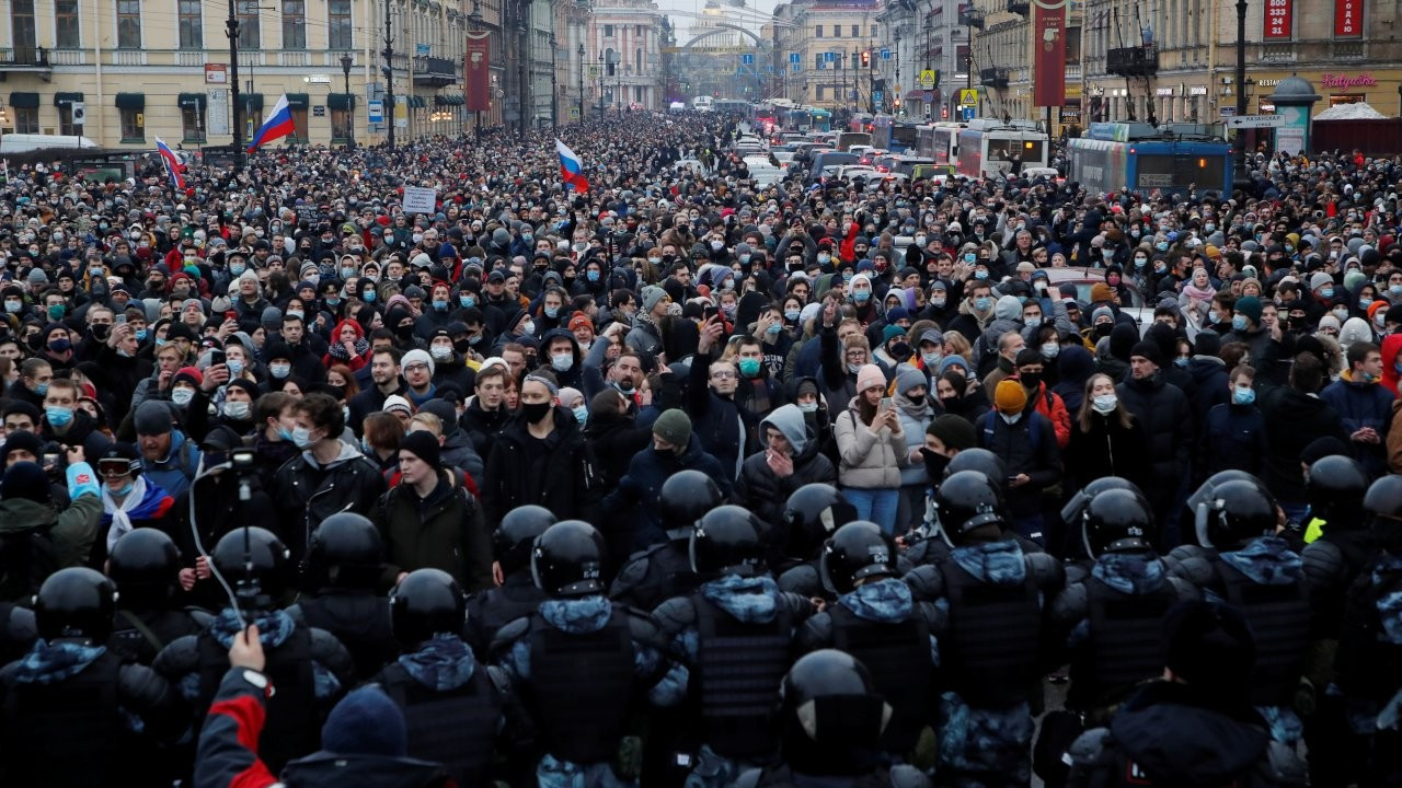 Rusya'da Navalni protestosu: En az 1000 kişi gözaltına alındı