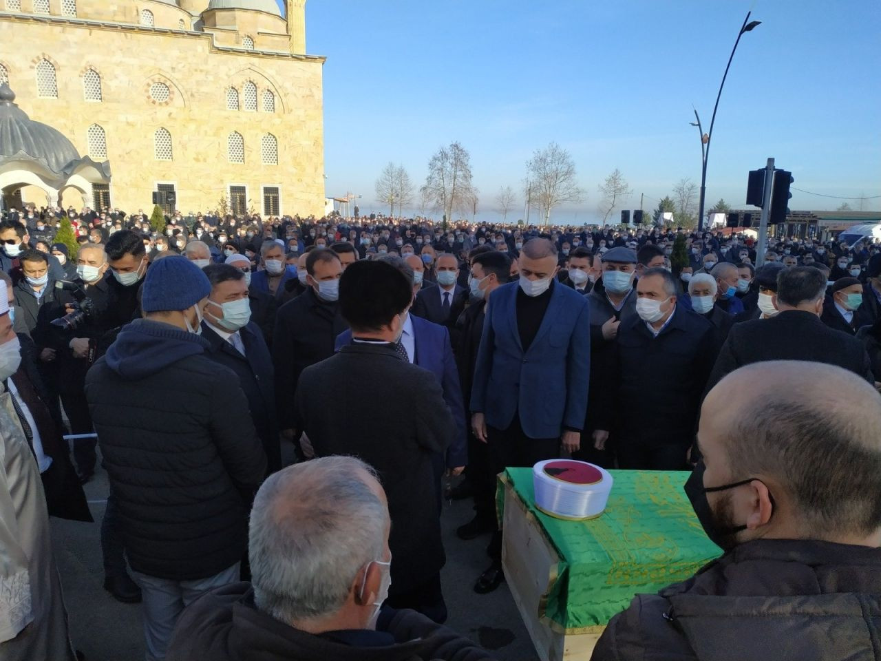 Koronadan ölen Nuri Genç'in cenazesine binlerce kişi katıldı - Sayfa 1