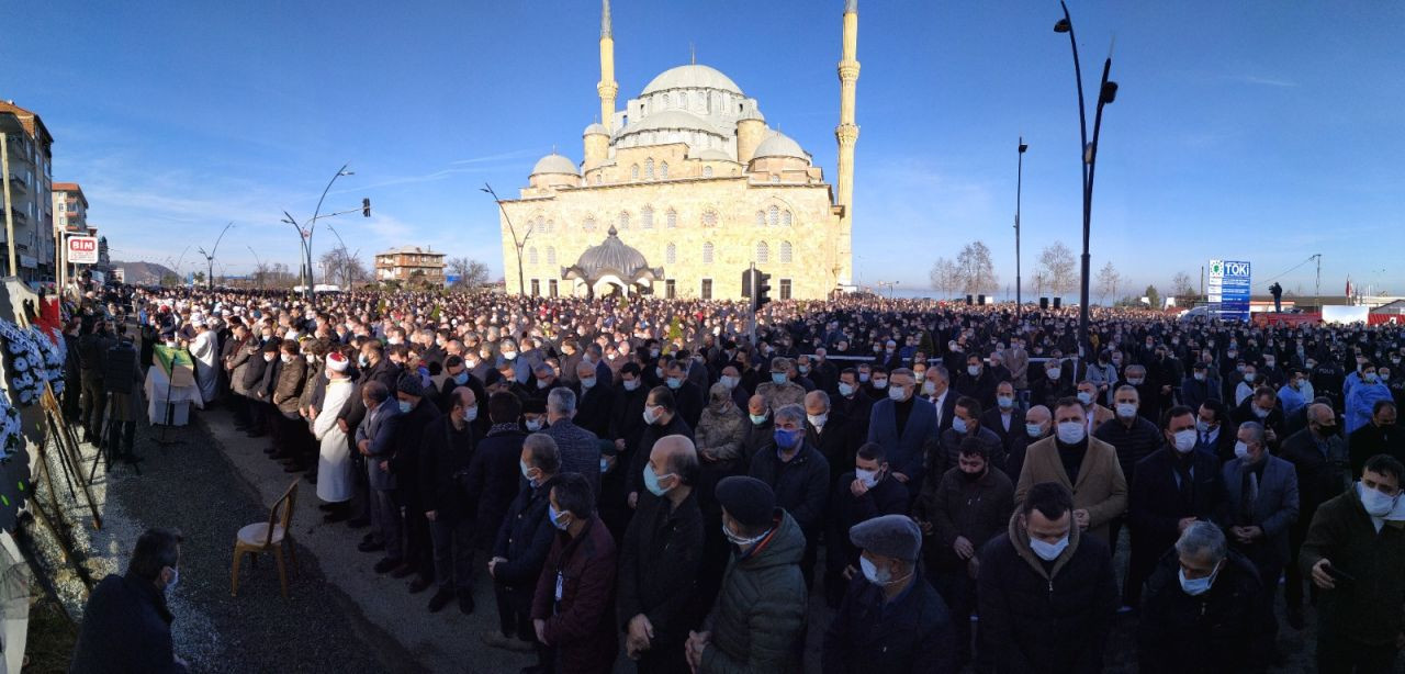 Koronadan ölen Nuri Genç'in cenazesine binlerce kişi katıldı - Sayfa 2