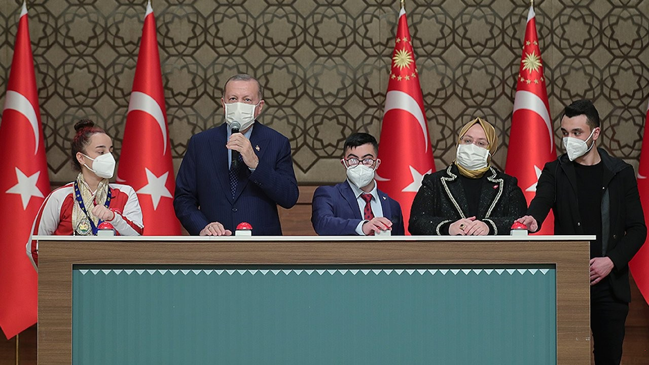 Erdoğan: Salgın sürecini en az sıkıntıyla geride bıraktık