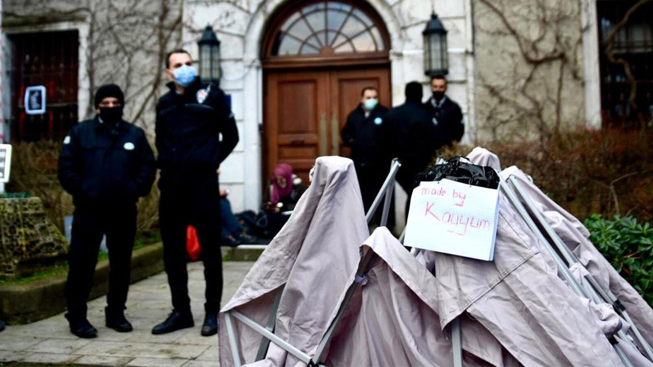 Boğaziçi'nde özel güvenlik öğrencilerin eylem çadırını kırdı
