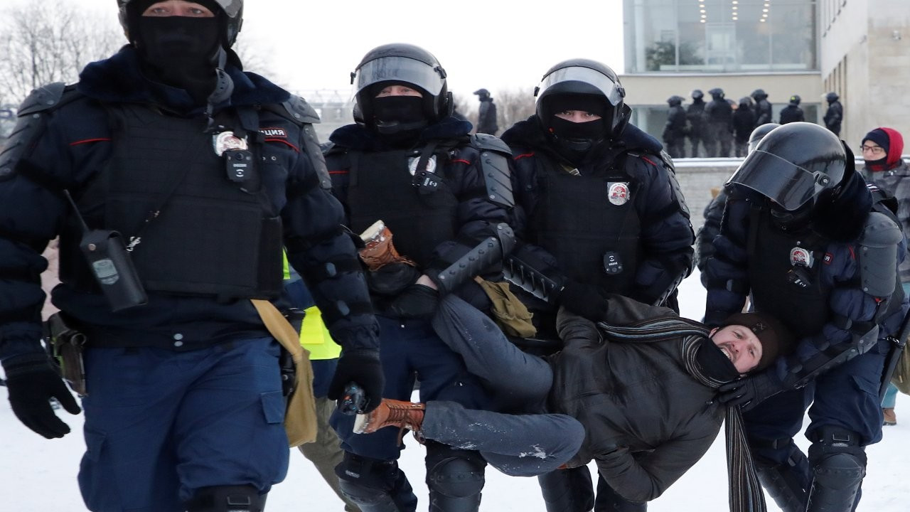 Navalni protestolarında 3 binden fazla gözaltı