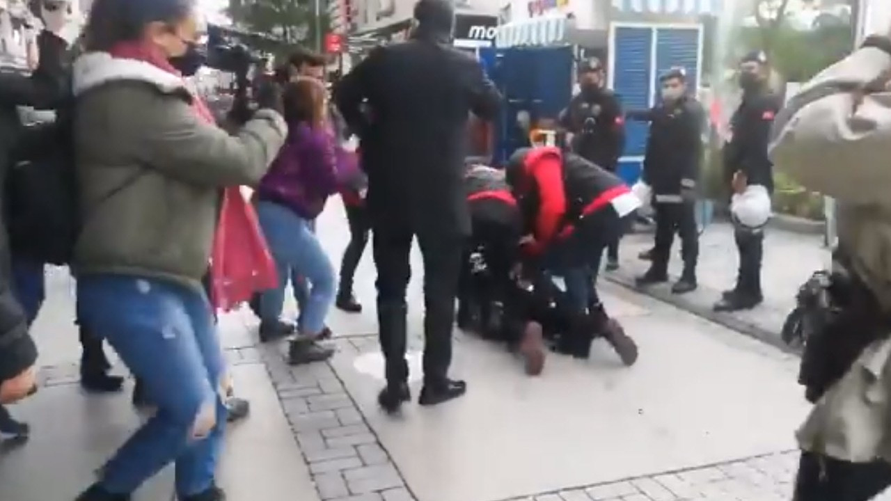 İzmir'de LGBTİ+ üyeleri darp edilerek gözaltına alındı
