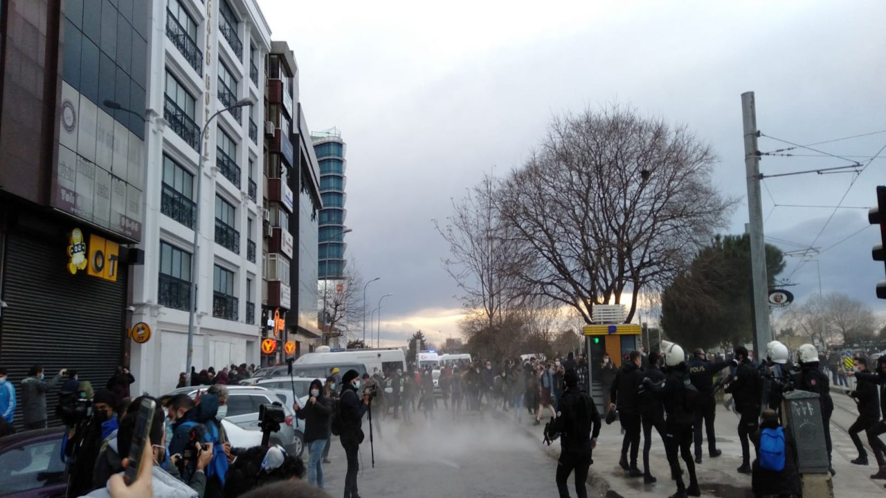 Kadıköy'deki Boğaziçi eylemine polis saldırısı