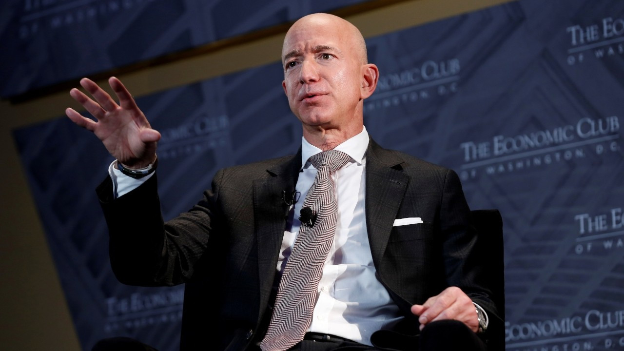 Amazon'un kurucusu Jeff Bezos CEO'luk görevinden ayrılıyor
