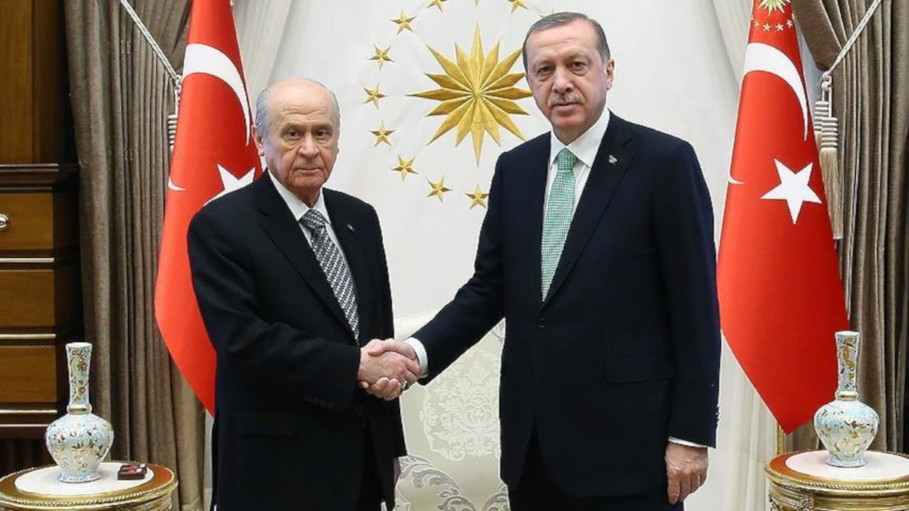 Erdoğan ile Bahçeli'den Beştepe'de 'yeni anayasa' görüşmesi