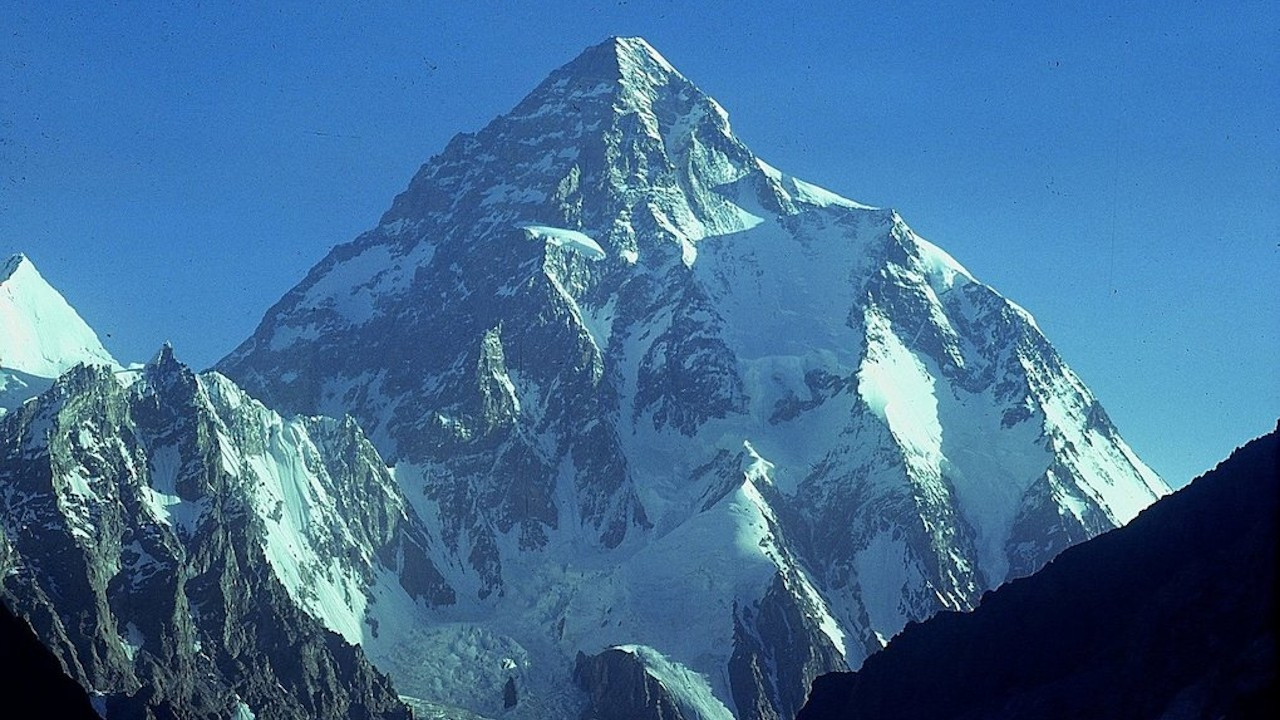 Pakistan'ın 'milli kahramanı' K2'de öldü