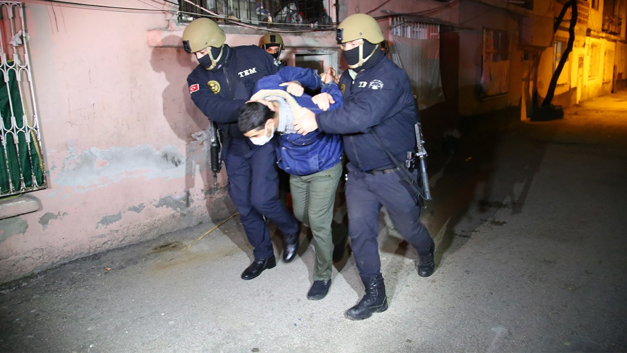 Adana'da IŞİD operasyonu: 8 gözaltı