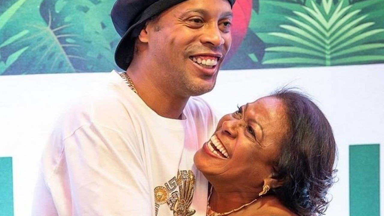 Ronaldinho'nun annesi Covid-19'dan öldü