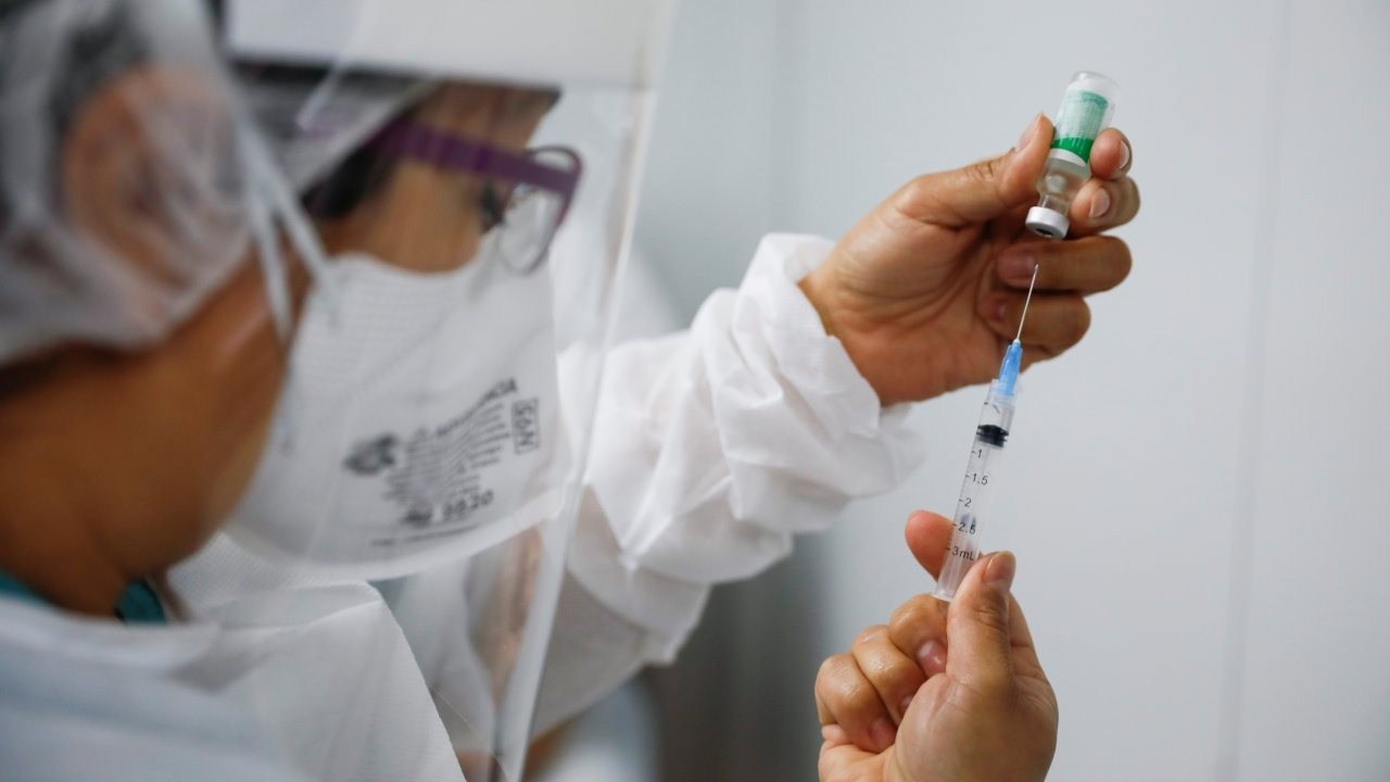 COVAX ilk aşıları teslim etti: 600 bin doz aşı Gana'ya ulaştı
