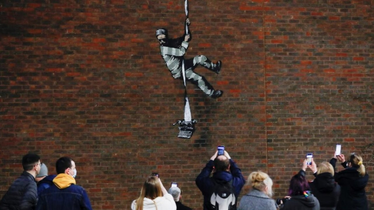 Banksy'e ait olduğu düşünülen eser: Hapishaneden kaçış