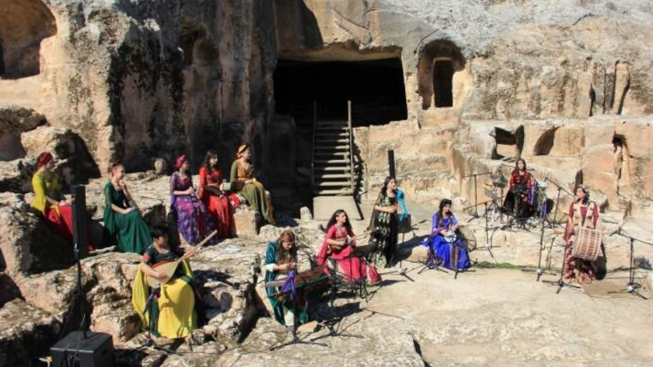 Hilar Mağaraları'nda çok dilli 8 Mart konseri