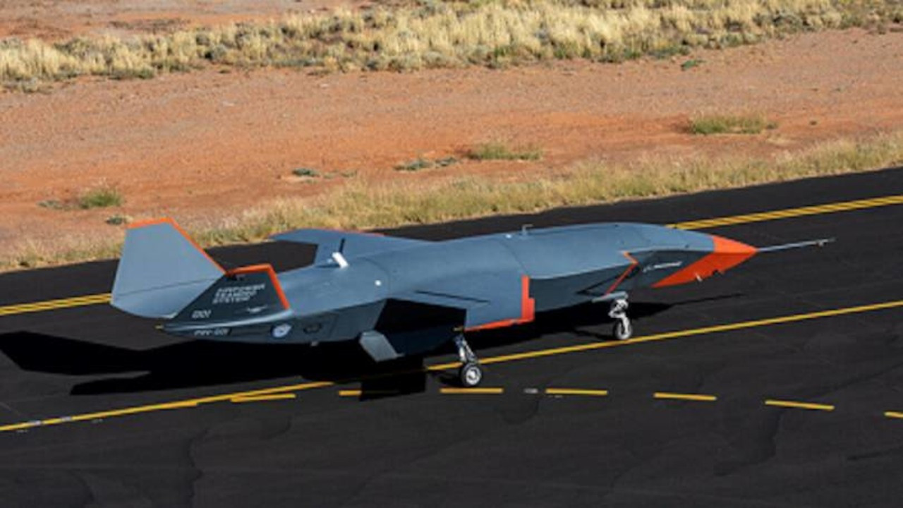 Boeing'in insansız savaş uçağı ilk uçuşunu yaptı
