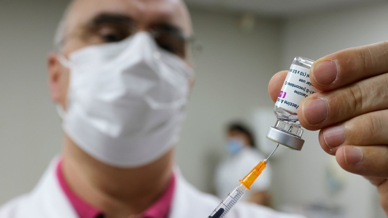 İtalya'da AstraZeneca aşısının bir serisine ait dozlar yasaklandı