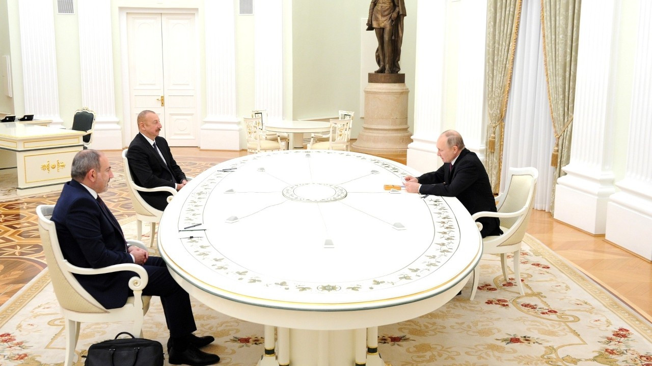 Putin, Aliyev ve Paşinyan'la telefonda görüştü