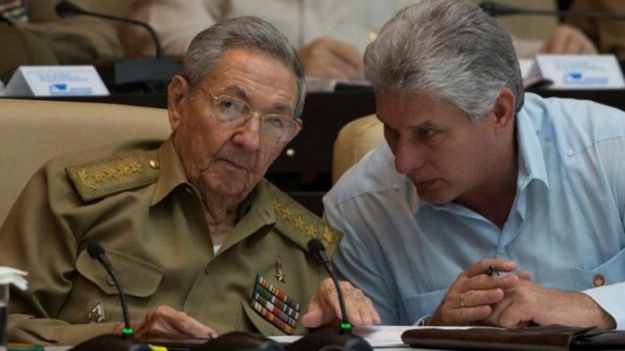 Raul Castro, Küba Komünist Partisi'ndeki görevini bırakıyor