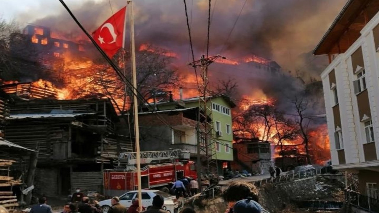 Dereiçi'ndeki yangında 35 bina, 60 civarında hane zarar gördü