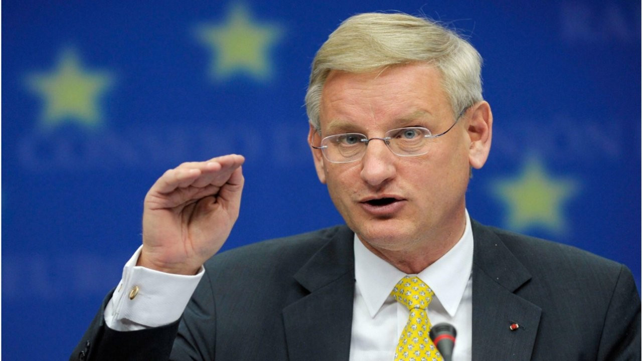 Carl Bildt'ten HDP için AK Parti hatırlatması: 2008'deki gibi güçlü bir tepki gerekiyor