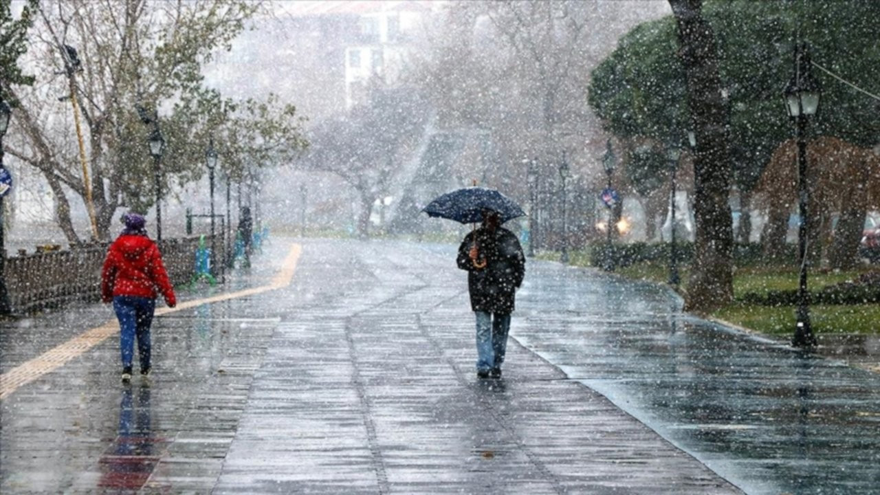 İstanbul için uyarı: Çarşamba gece soğuk ve kar geliyor