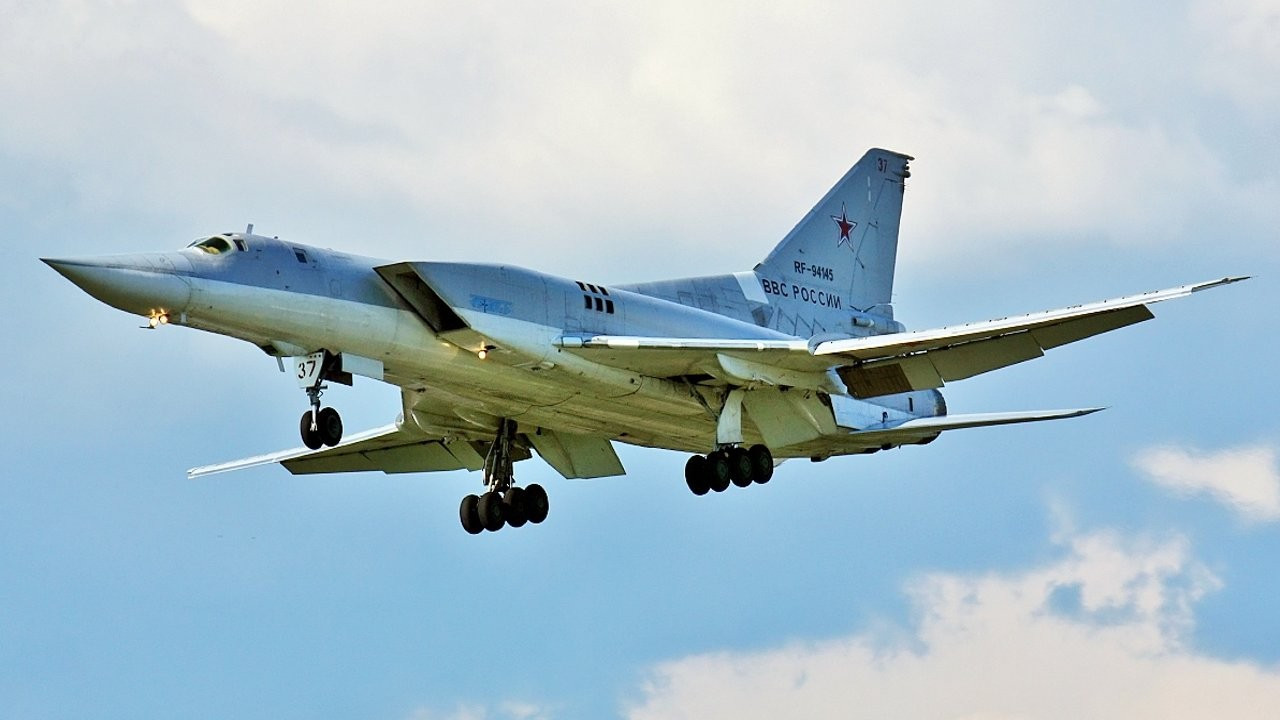 Rusya'da nükleer kapasiteli uçak bozuldu, üç askeri personel öldü