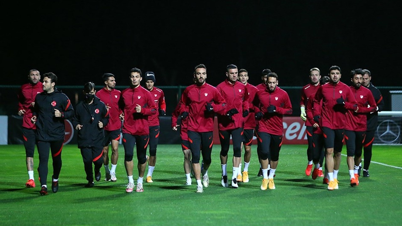 A Milli Takım kampındaki Beşiktaşlı iki futbolcunun testi pozitif