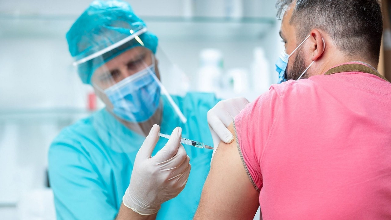 DSÖ'den Avrupa'ya aşı eleştirisi: Aşılama çok yavaş ilerliyor, varyantlar yayılıyor