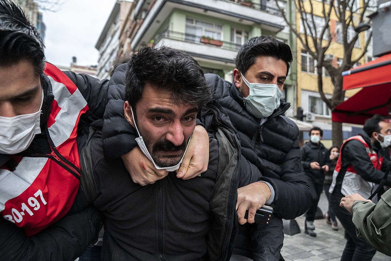 Kadıköy'de eylem yapan üniversite öğrencileri gözaltına alındı - Sayfa 4