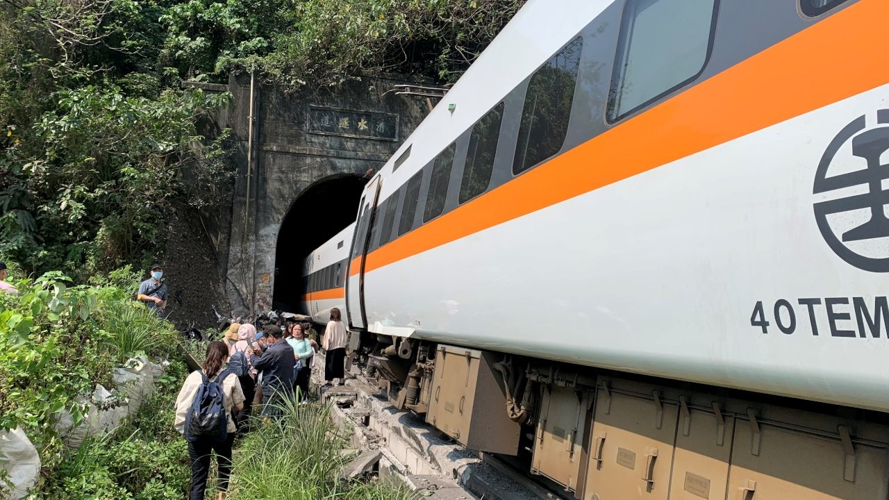 Tayvan'da tren kazası: En az 36 ölü, 60 yaralı
