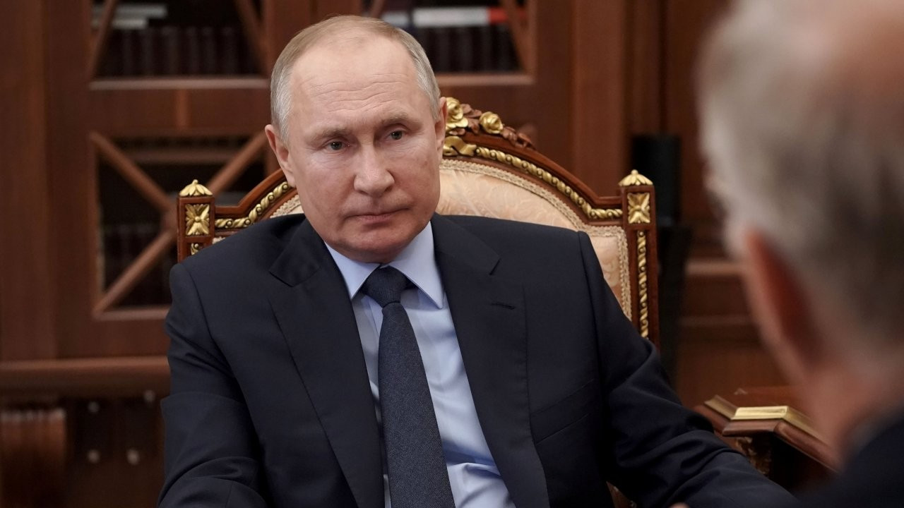 Putin imzaladı: İki dönem daha adaylığını koymasının önü resmen açıldı