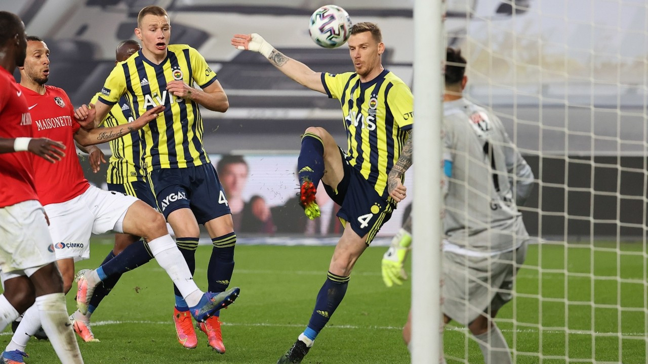 Fenerbahçe zirve takibini sürdürüyor: 3-1
