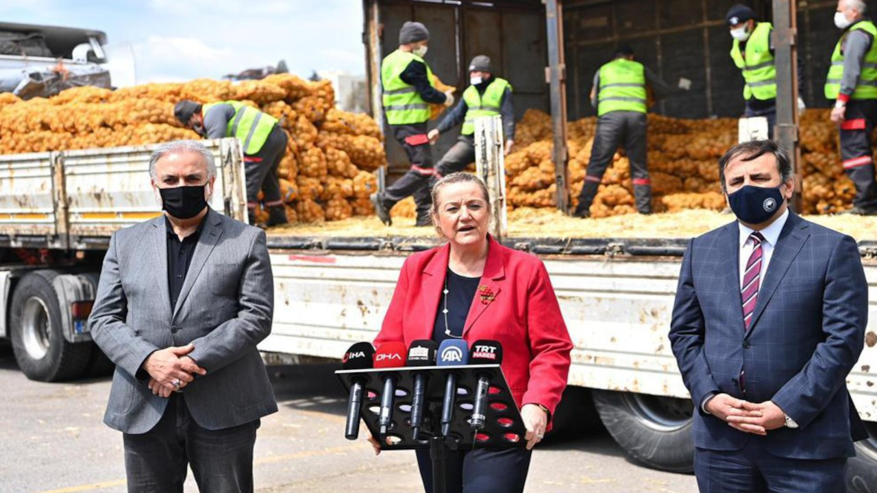 Patates ve soğanlar İstanbul'da törenle karşılandı