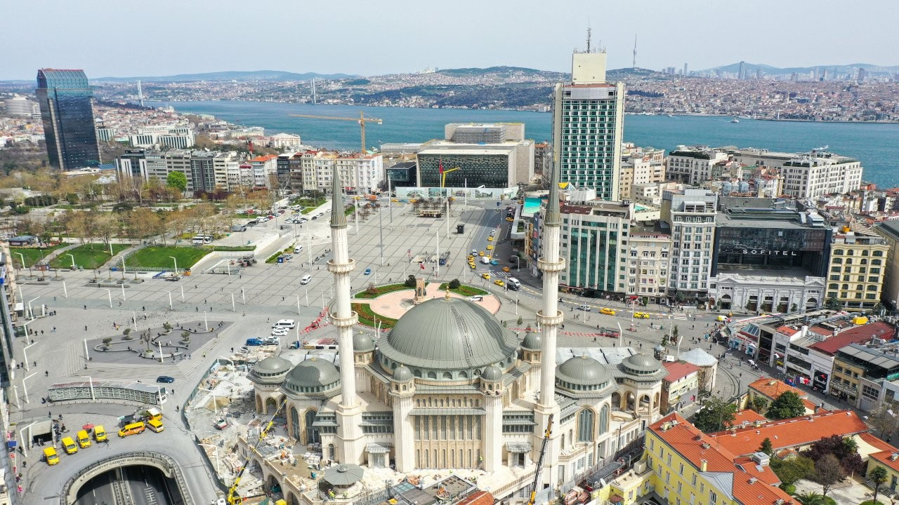 Taksim Meydanı'ndaki cami ramazan sonrası ibadete açılıyor
