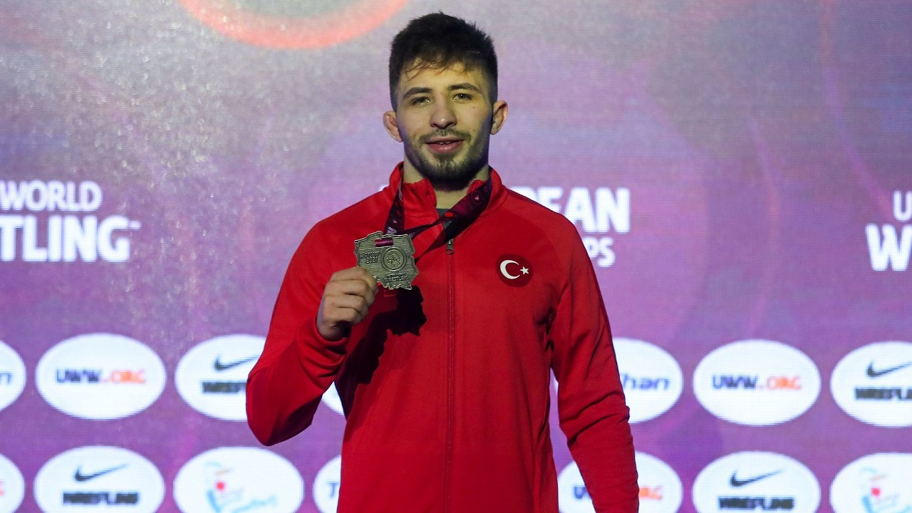 Süleyman Atlı güreşte Avrupa Şampiyonu oldu