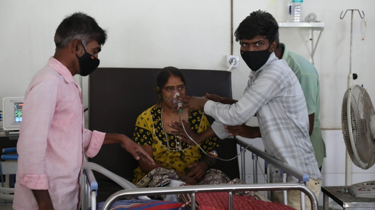 Hindistan'da oksijen tankında sızıntı: 22 Covid-19 hastası öldü
