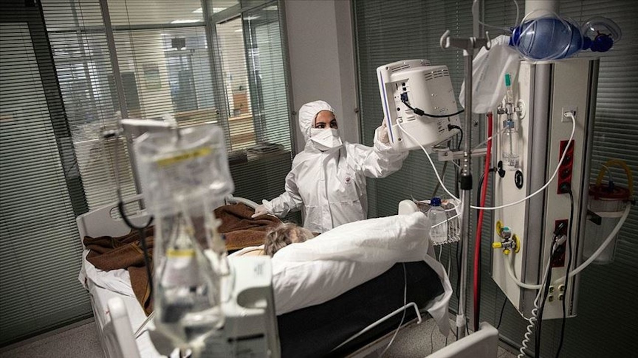 Covid-19 hastası virüsten 411 gün sonra kurtuldu
