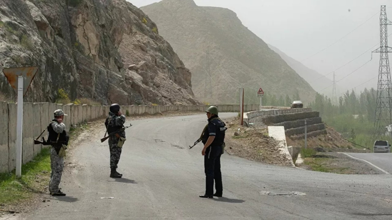 Kırgızistan ve Tacikistan arasında çatışma çıktı, 2 asker yaralandı