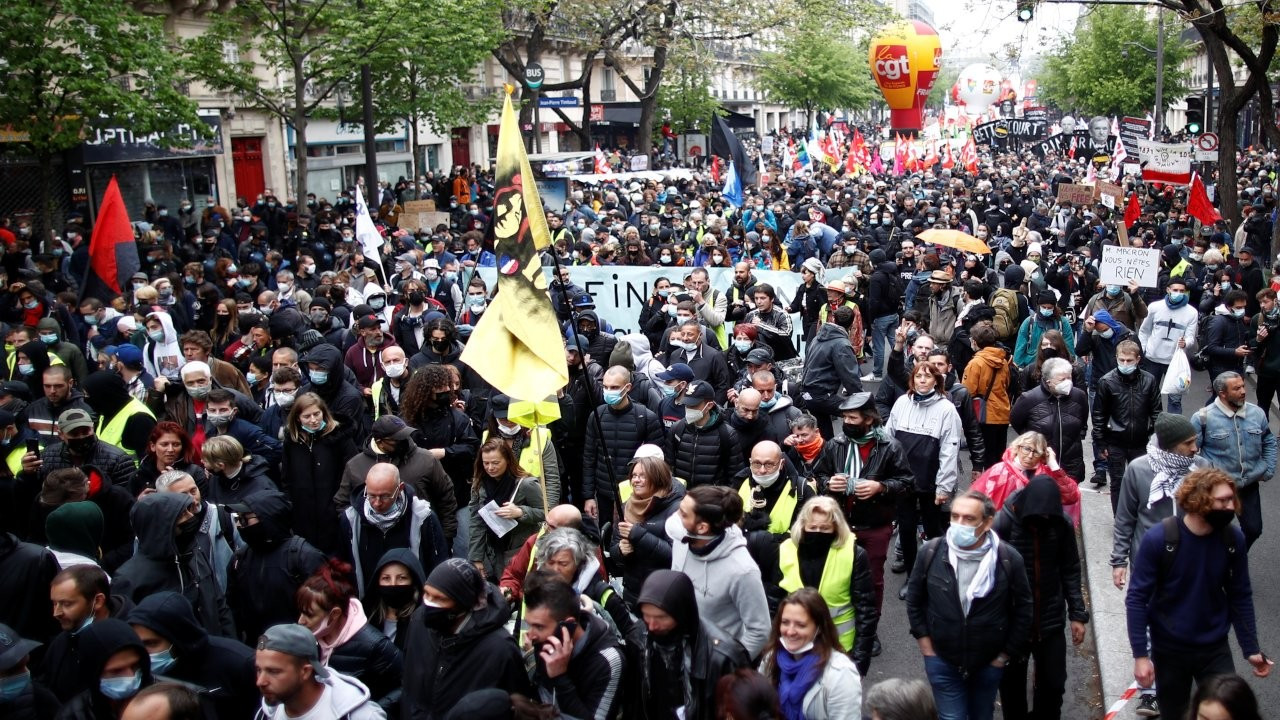 Paris'te 1 Mayıs'a polis saldırısı: En az 17 kişi gözaltına alındı