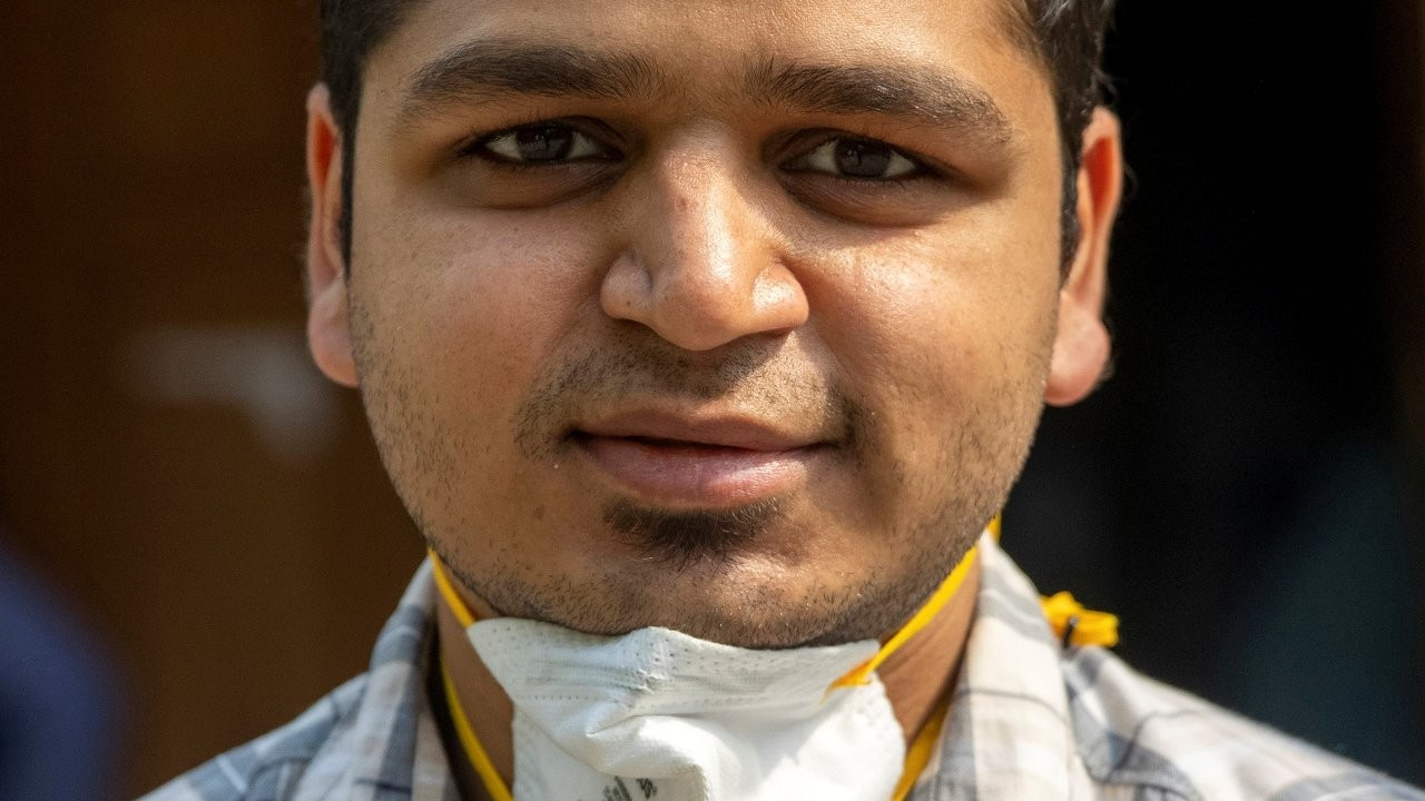 Hindistan'da 26 yaşındaki bir doktor, kimin ölüp kimin yaşayacağına karar vermek zorunda