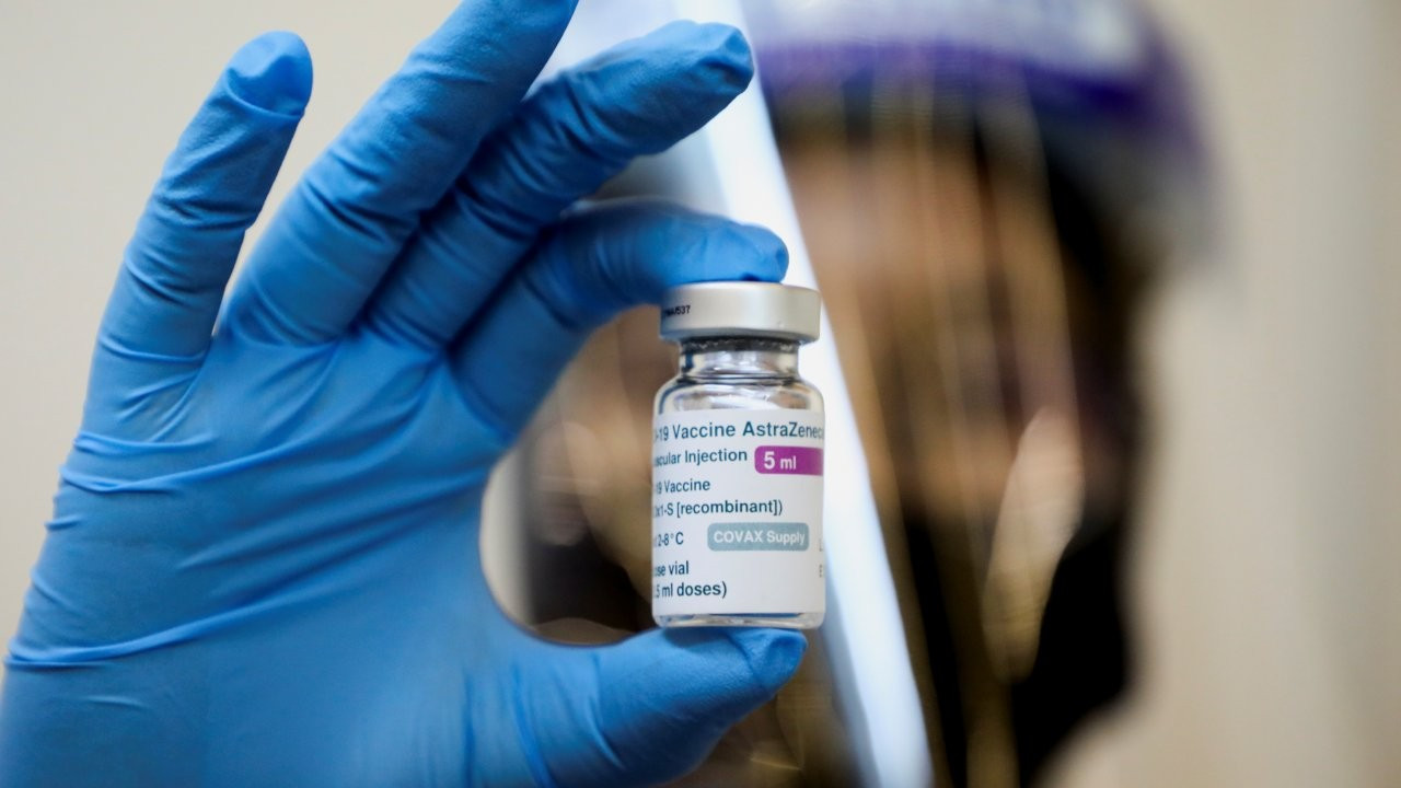 İngiltere'de 40 yaş altına AstraZeneca aşısı tavsiye edilmedi