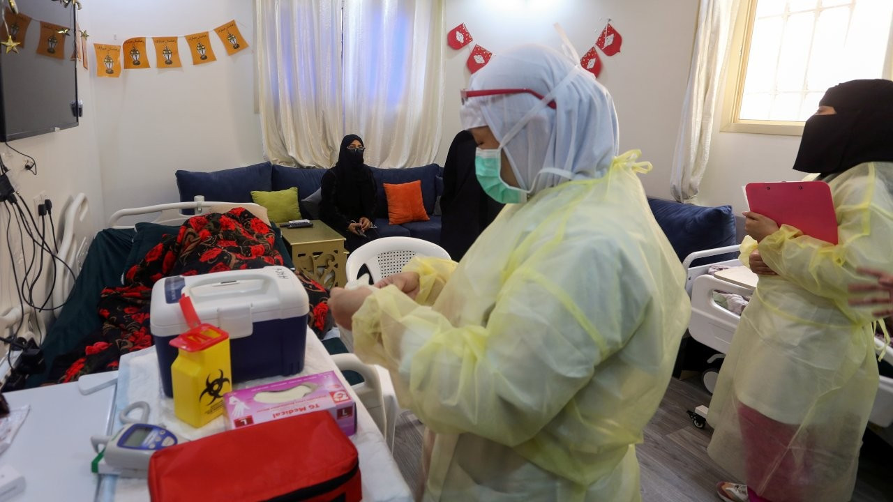 Suudi Arabistan'da tüm çalışanlar için Covid-19 aşısı şartı